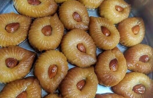 Ανατολίτικα σιροπιαστά με αμύγδαλο – τραγανά και μελωμένα