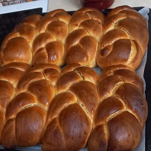 Νηστίσιμα τσουρέκια που βγήκαν πιο αφράτα κι από τα κανονικά