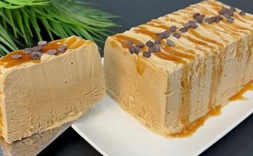 Το πιο εύκολο παγωτό καραμέλα με σοκολάτα – χωρίς παγωτομηχανή