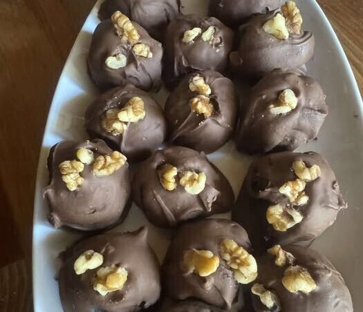 Δεν πίστευα ότι με 3 υλικά γίνεται τόσο νόστιμο γλυκό – εξαφανίστηκε σε λίγα λεπτά!