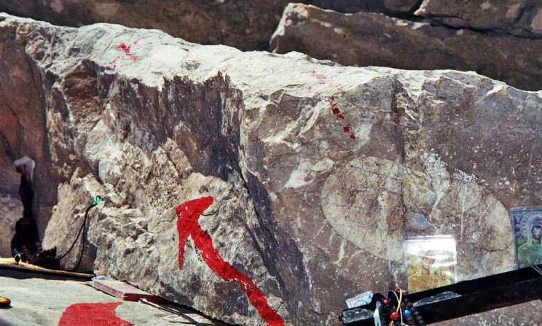 Τα πατήματα της Παναγιάς Προυσιώτισσας – Η θαυματουργή εικόνα και η ιστορία της