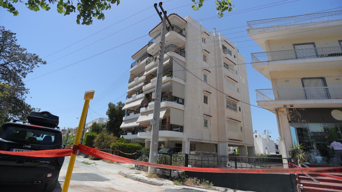 Ηλιούπολη: Οι αποκαλύψεις του Βασίλη Λαμπρόπουλου για το πως άλλα 3 κορίτσια θα αυτοκτονούσαν μαζί με τις 2 ανήλικες που έκαναν βουτιά θανάτου!