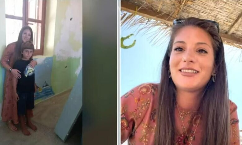 Η δασκάλα που ταξιδεύει κάθε μέρα με καΐκι στην Τέλενδο για να κάνει μάθημα στον μοναδικό μαθητή