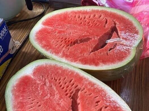 Άνοιξες ένα καρπούζι και είδες ρωγμές; Σταμάτα να το τρως αμέσως! Να τι σημαίνει!