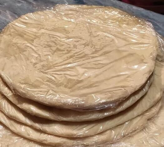 Το κάνεις μία φορά και έχεις πίτσα για μήνες! Η ζύμη που μπαίνει στην κατάψυξη