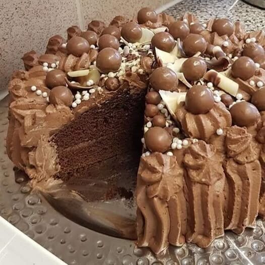 Αν αγαπάς σοκολάτα και καφέ, αυτή η τούρτα μόκα θα γίνει η αγαπημένη σου