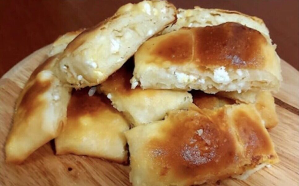 Αφράτη πίτα με μυζήθρα σαν βαμβάκι – Η παραδοσιακή συνταγή που ξεχωρίζει