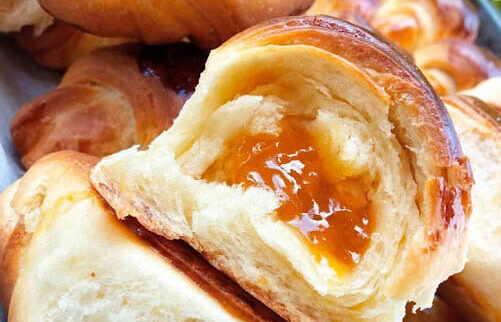 Αφράτα σπιτικά κρουασανάκια – εύκολη συνταγή με γέμιση