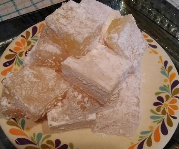 Λουκούμια πορτοκαλιού με ροδόσταγμα – Αρωματική και εύκολη συνταγή