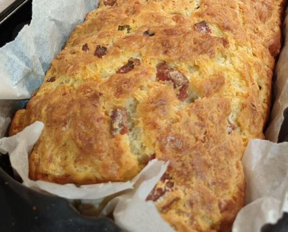 Το πιο αφράτο αλμυρό κέικ που θα φτιάχνεις συνέχεια