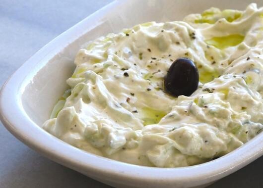 Μοναστηριακό Τζατζίκι Νηστίσιμο – Η συνταγή που γίνεται χωρίς γιαούρτι