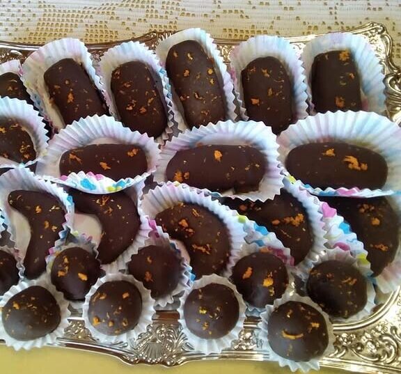 Τα πιο αρωματικά σοκολατάκια με μανταρίνι και καρύδι – Λιώνουν στο στόμα!