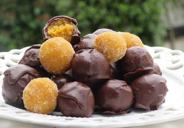 Με 2 σοκολάτες και πορτοκάλια… γίνεται αυτό το απίστευτο γλυκό