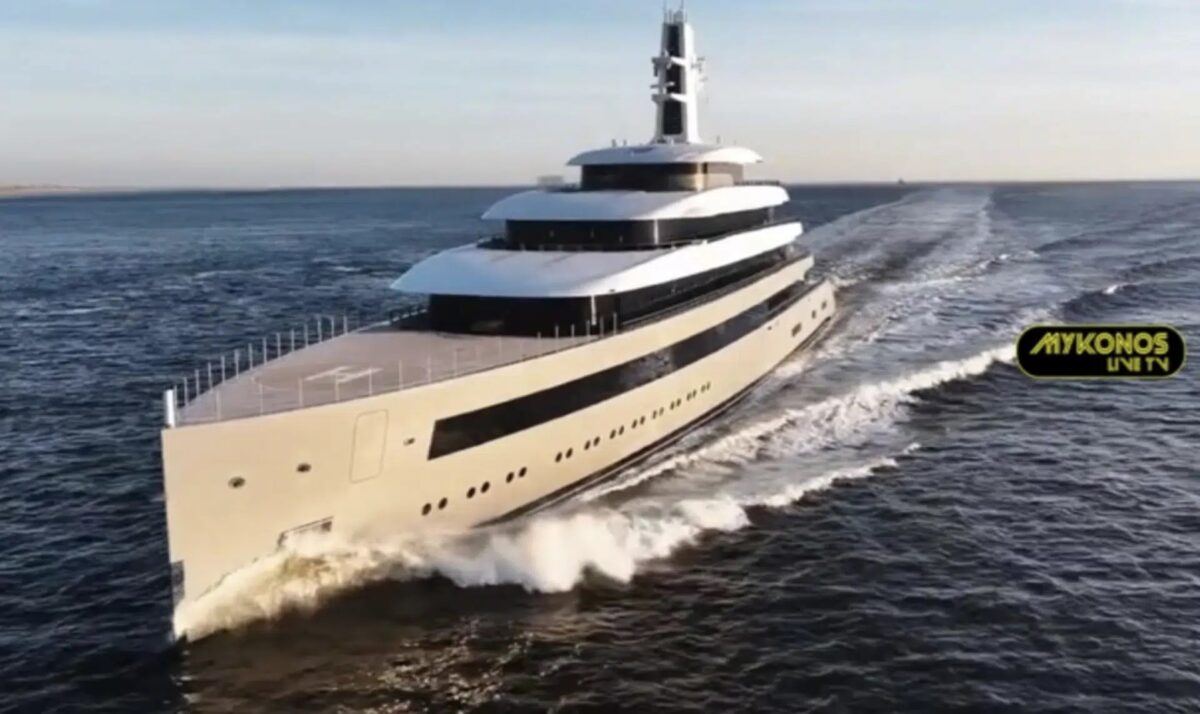 Τρώει… λάχανο Τζόρνταν, Ρονάλντο μέχρι βασιλιάδες: Έδεσε στη Μύκονο το superyacht «πλωτό παλάτι» των 330.000.000 ευρώ – Μόλις δείτε ποιανού είναι