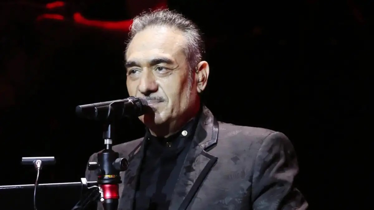 Μόλις μαθεύτnκε για Νότη Σφακιανάκη: Είδηση ΣOK μετά τον θάvατo της γυναίκας του – Ο λόγος που δεν πήγε στο voσoκoμεio