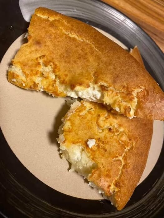 Ζυμαρόπιτα εύκολη: πίτα χωρίς φύλλο με λίγα υλικά