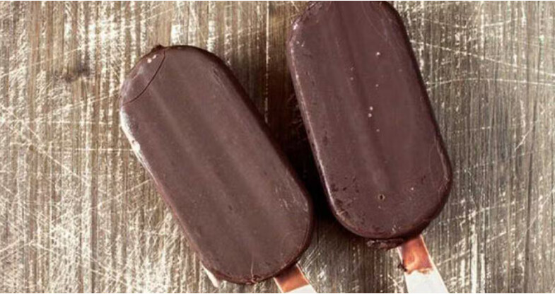 Χλομιάζουν οι καταναλωτές: Auτό είναι το διάσημο παγωτό ξυλάκι που ανακαλείται από τα ψυγεία