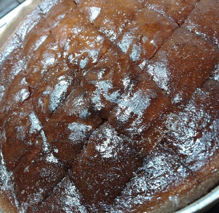 Η μελαχρινή που εξαφανίζεται από το ταψί – αφράτη και σιροπιαστή!