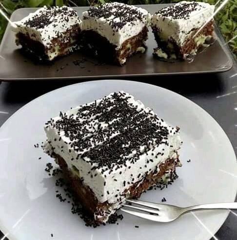 Μπισκοτογλυκό με πτι μπερ σοκολάτας: Η εύκολη συνταγή ψυγείου με λίγα υλικά