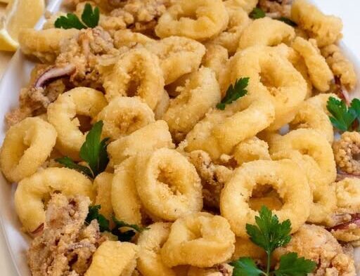 Το απλό μυστικό για καλαμαράκια αφρός: Έτσι τα τηγάνιζε η γιαγιά και έβγαιναν πάντα τραγανά