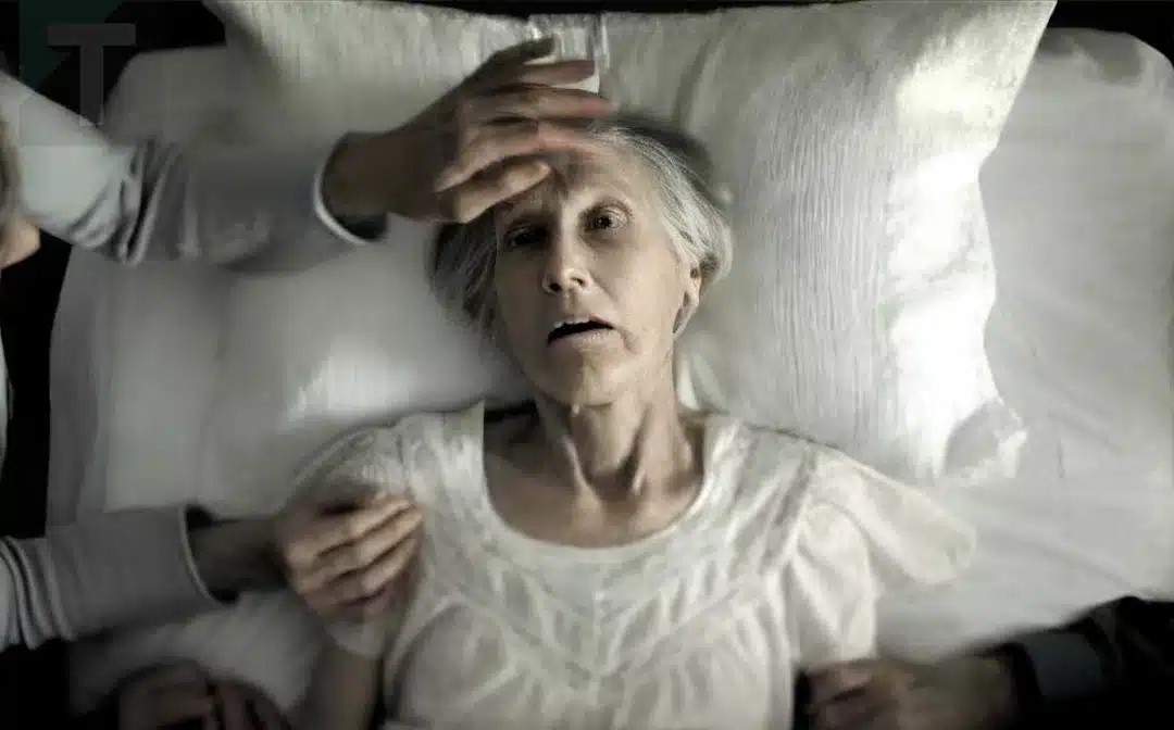 Νοσοκόμα σε μονάδα ετοιμοθάνατων αποκαλύπτει τα 5 μεγαλύτερα πράγματα που μετανιώνουν οι άνθρωποι λίγο πριν πεθάνουν