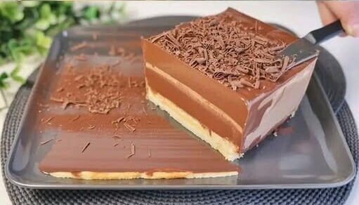 Σαρλότ σοκολάτας χωρίς ψήσιμο – μοιάζει από ζαχαροπλαστείο