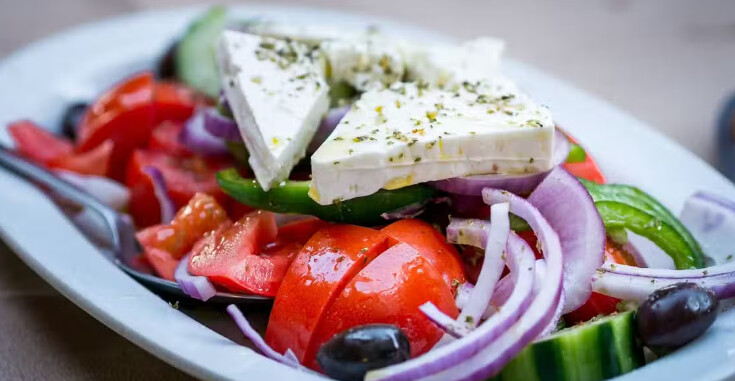 Η καλύτερη σαλάτα στον κόσμο είναι ελληνική και δεν είναι η χωριάτικη – Σαρώνει ασταμάτητα η Ελλάδα