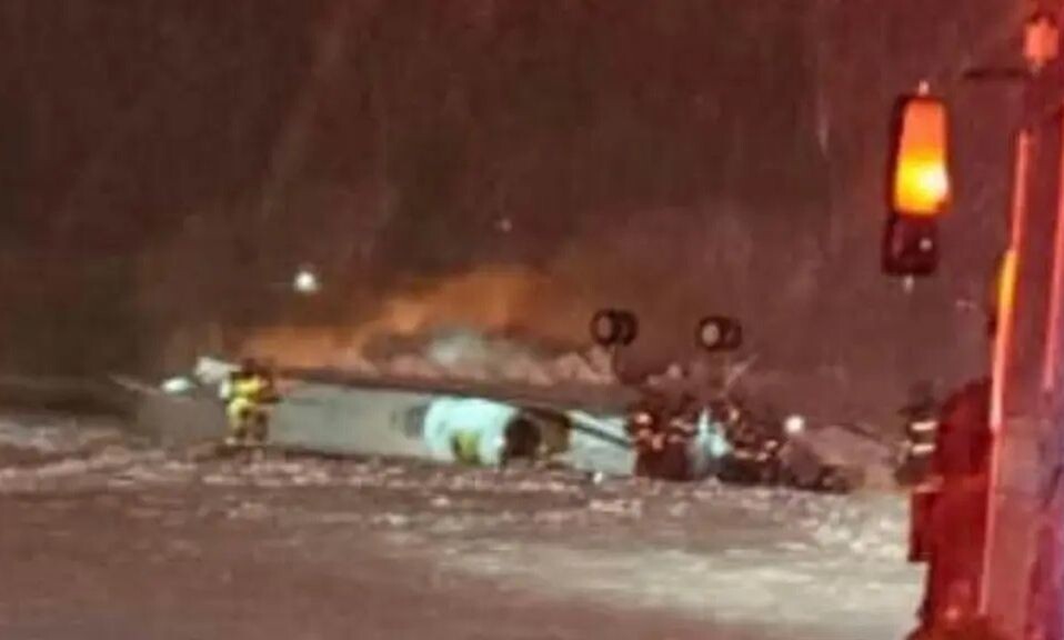 ΣΥΝΤΡΙΒΗ ΑΕΡΟΣΚΑΦΟΥΣ ΤΩΡΑ: ΑΓΝΟΟΥΝΤΑΙ ΟΛΟΙ ΟΙ ΕΠΙΒΑΙΝΟΝΤΕΣ