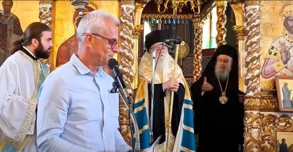 Η απάντηση του εκπαιδευτικού στον Μητροπολίτη Δωδώνης που του τα «Eψαλε» γιατί είχε το πουκάμισο έξω από το παντελόνι