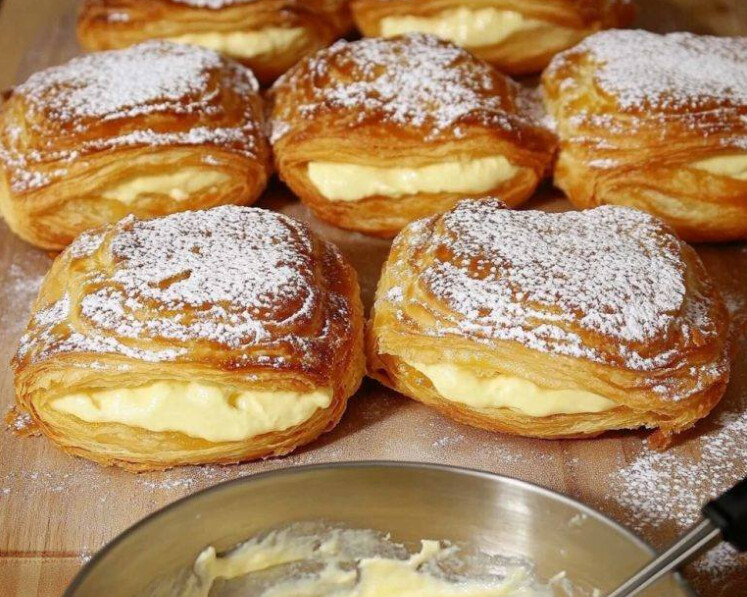 Γαλλική απόλαυση σε πιάτο: τραγανή ζύμη με λεπτό εσωτερικό βανίλιας που ξετρελαίνει