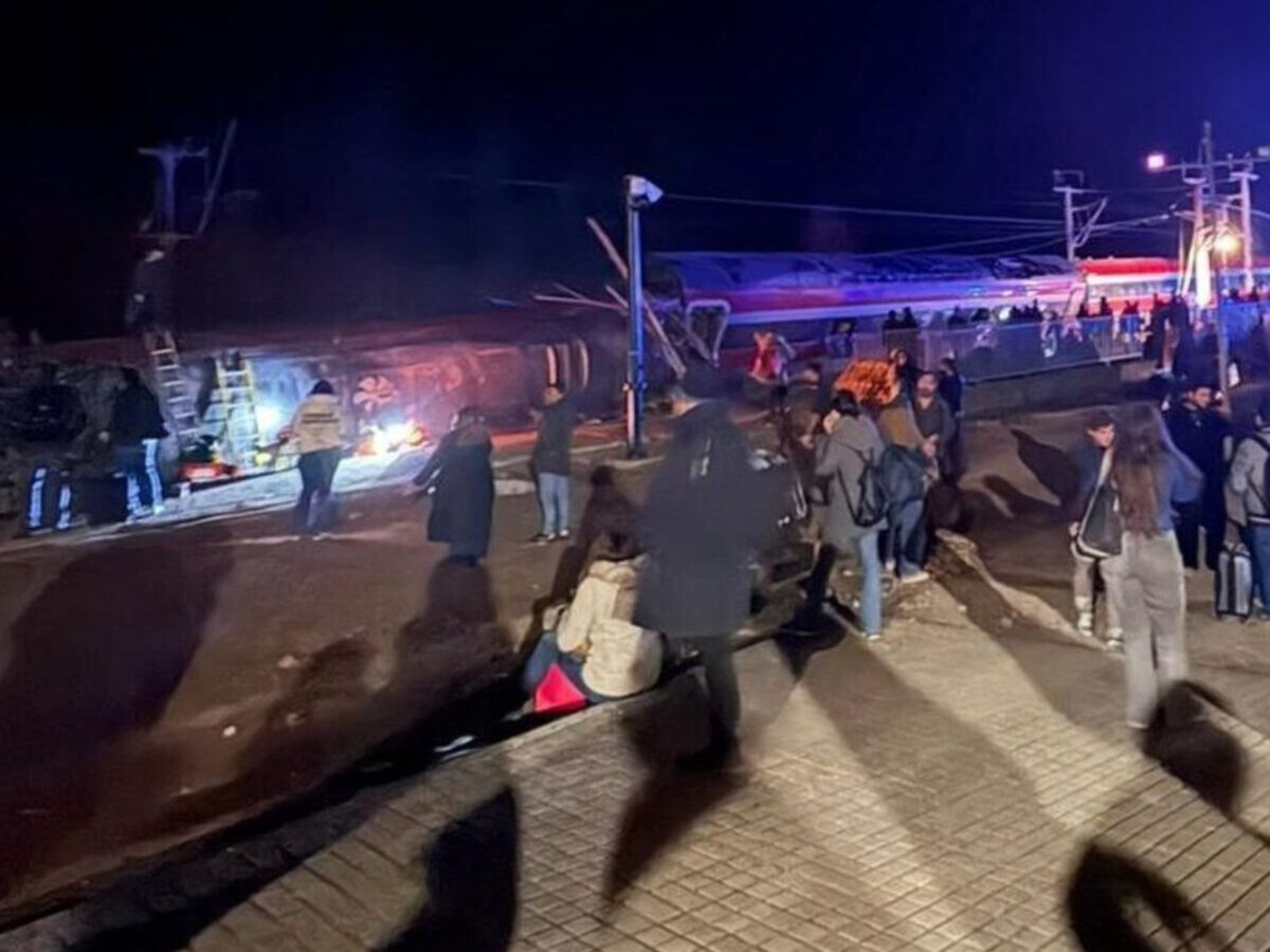 Συγκλονιστικά βίντεο απο την πολύνεκρη τραγωδία με τη σύγκρουση τρένων: Αυξάνονται οι νεκροί -αναμεσά τους πολύ νέοι άνθρωποι