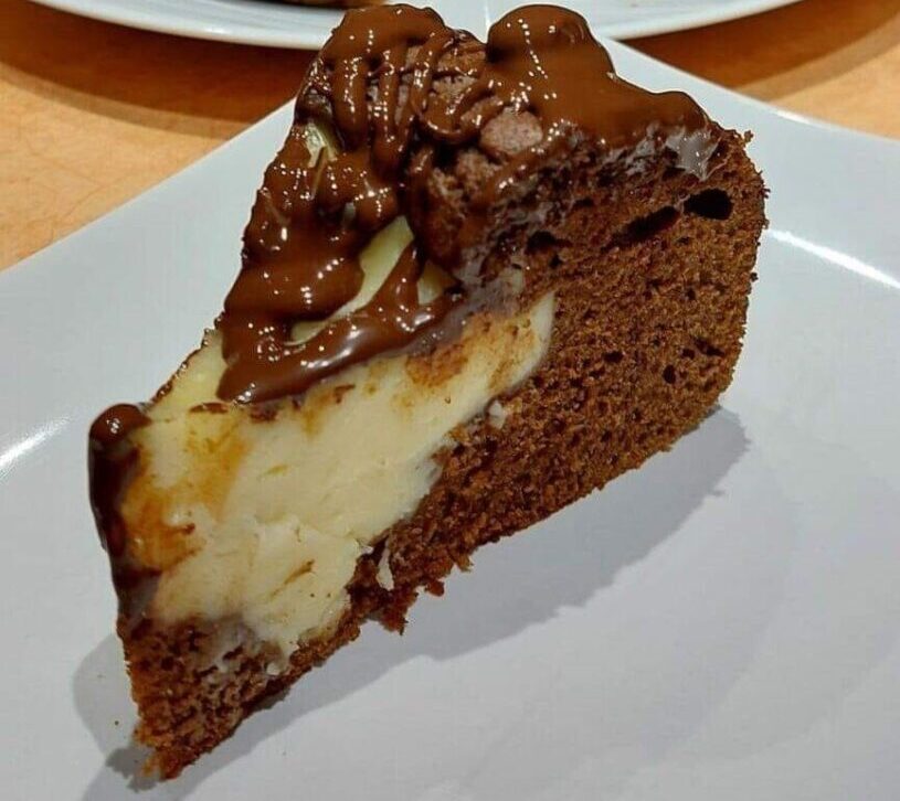 Σοκολατένιο κέικ με κρέμα πατισερί – εύκολη συνταγή