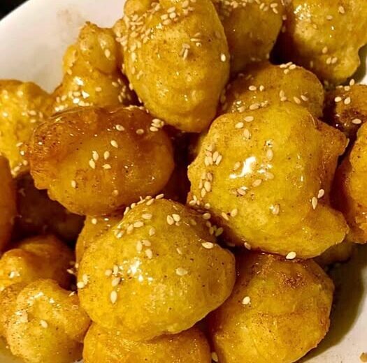 Οι λουκουμάδες της γιαγιάς που εξαφανίζονται στο λεπτό – Τραγανοί απ’ έξω, αφράτοι μέσα!