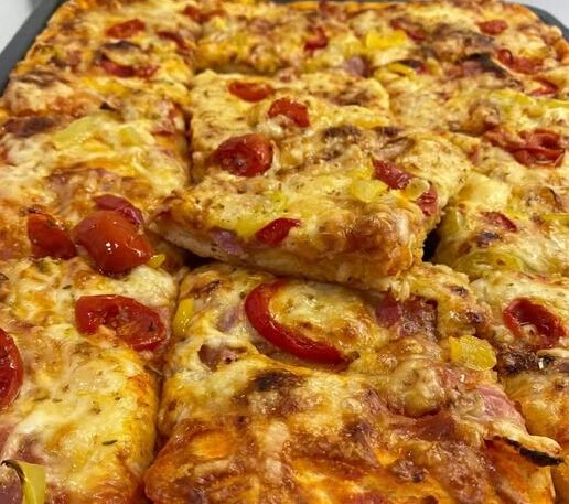 Πίτσα ταψιού αφράτη σαν της πιτσαρίας: Η ζύμη που πετυχαίνει πάντα