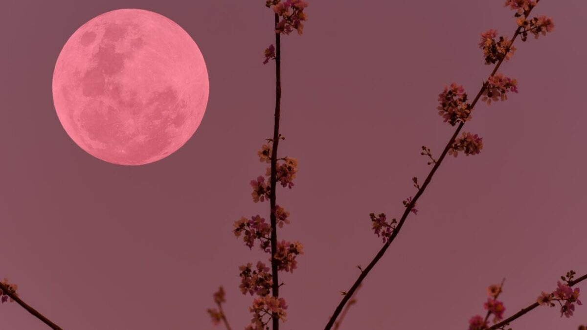 Πανσέληνος στις 2 Απριλίου: Αυτό που θα συμβεί για 3 ζώδια έχει να γίνει πολλά χρόνια