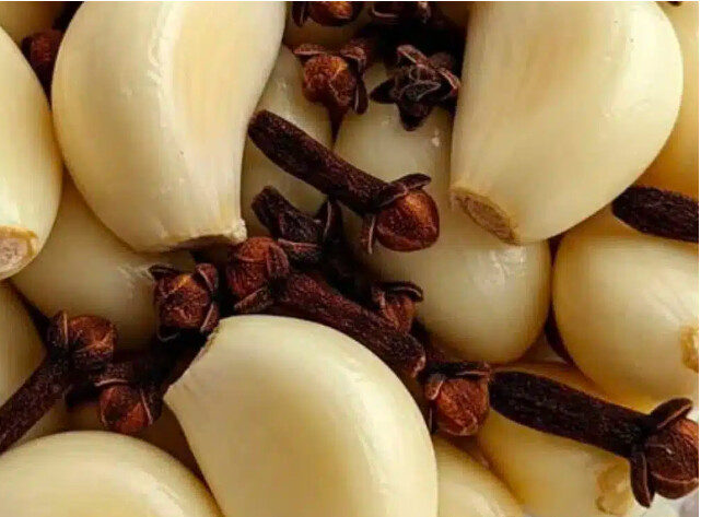 Κάντε όπως έκανε η γιαγιά μου: ανακατέψτε σκόρδο και γαρίφαλο, είναι ένα μυστικό που κανείς δεν θα σας αποκαλύψει ποτέ.