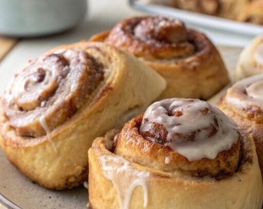 Αφράτα cinnamon rolls με κανέλα – εύκολη συνταγή για σπιτικά ρολάκια
