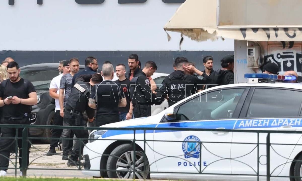 Σε σοκ η χώρα: Πυροβολισμοί έξω από κατάστημα σε κεντρικό δρόμο της πόλης