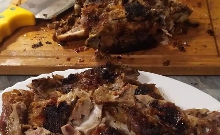 Αρνί στη λαδόκολλα στο φούρνο – Το πιο ζουμερό πασχαλινό κρέας