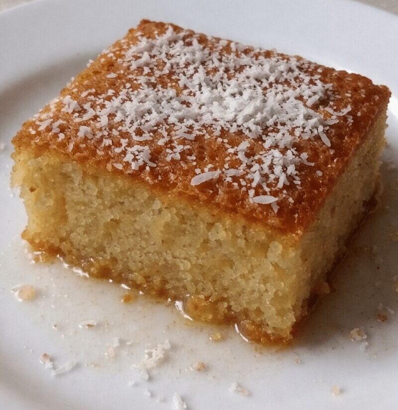 Το πιο ζουμερό ραβανί με γιαούρτι – δεν αποτυγχάνει ποτέ