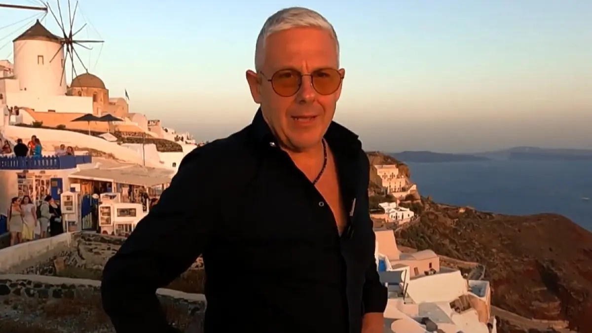 Τάσος Δούσης: «SOS από Σαντορίνη» – Τι συμβαίνει με το νησί