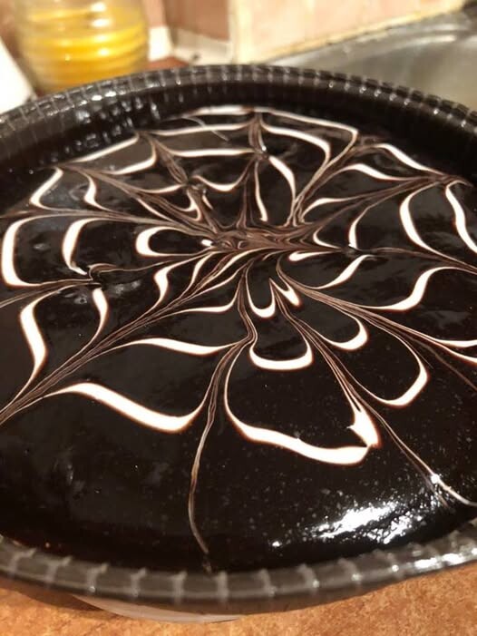 Σιροπιαστό κέικ σοκολάτας με γκανάζ: Εύκολη και ζουμερή συνταγή