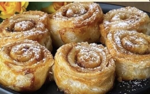 Με 500 γρ. σφολιάτα και 3 μήλα φτιάχνεις το πιο εύκολο πεντανόστιμο γλυκό