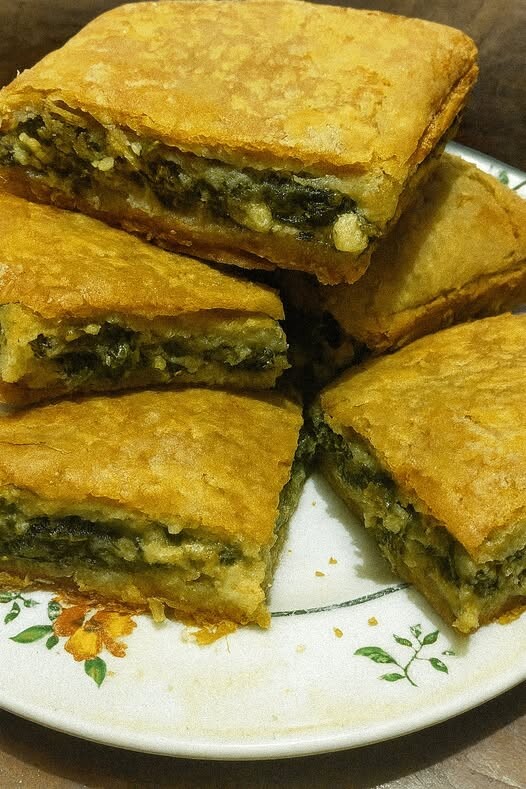 Σπανακοτυρόπιτα όπως παλιά – ζουμερή μέσα, τραγανή έξω