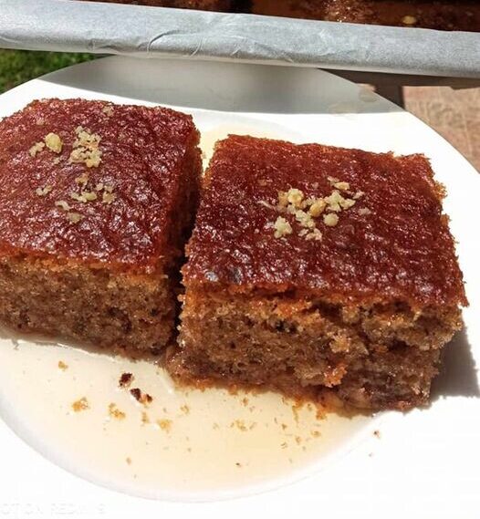 Καρυδόπιτα σαν της γιαγιάς – Με άρωμα κανέλας και γαρύφαλλου