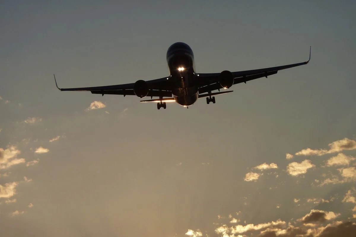 ΕΚΤΑΚΤΟ: Θρίλερ στον αέρα με ιρανικό πύραυλο για συνεργείο του MEGA πάνω από το Ισραήλ