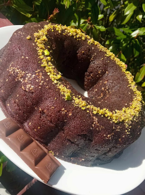 Σιμιγδαλένιος χαλβάς με σοκολάτα, πορτοκάλι και σουσάμι