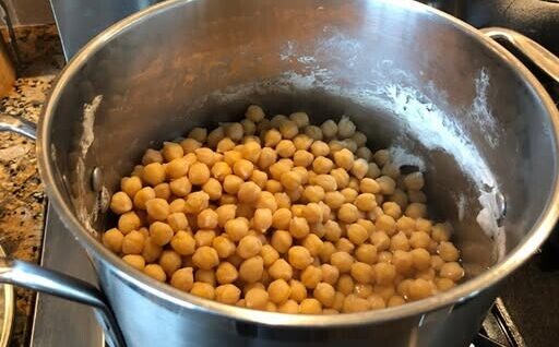 τα ρεβίθια ΔΕΝ μαγειρεύονται έτσι αλλά σχεδόν κανείς δεν το ξέρει. Σας εξηγώ το λάθος