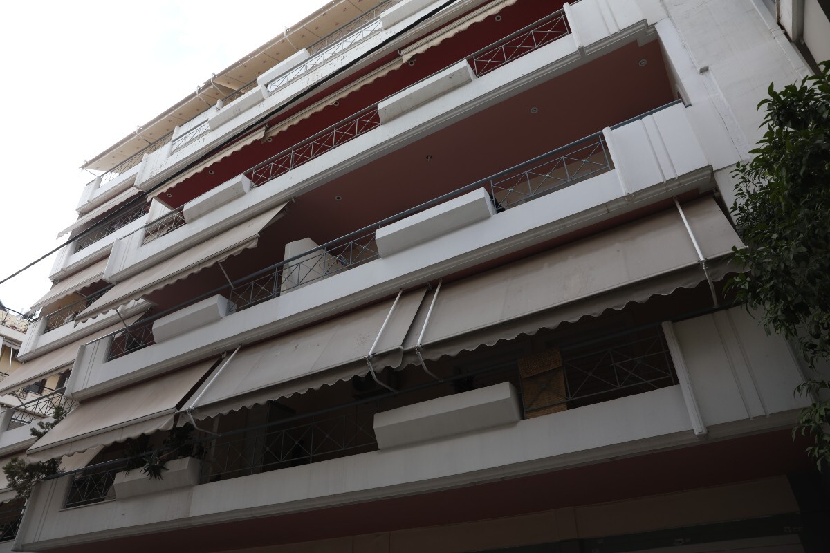 Τραγωδία στο γκαράζ του Πειραιά: Τι ούρλιαξε η μητέρα της 24χρονης όταν την είδε νεκρή με τον σύντροφό της