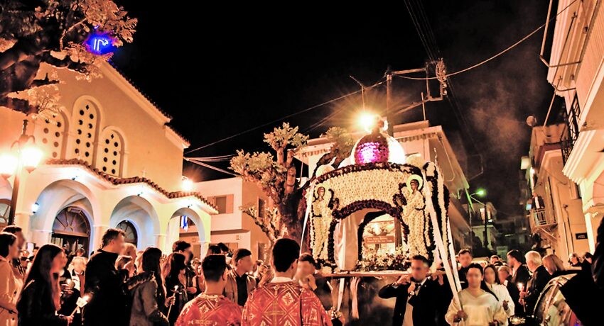 Μεγάλη Παρασκευή: Τι ώρα βγαίνει ο Επιτάφιος για την περιφορά